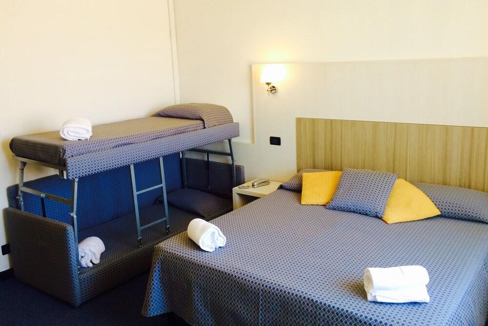 Hotel Perla Del Mare Lido di Camaiore Luaran gambar