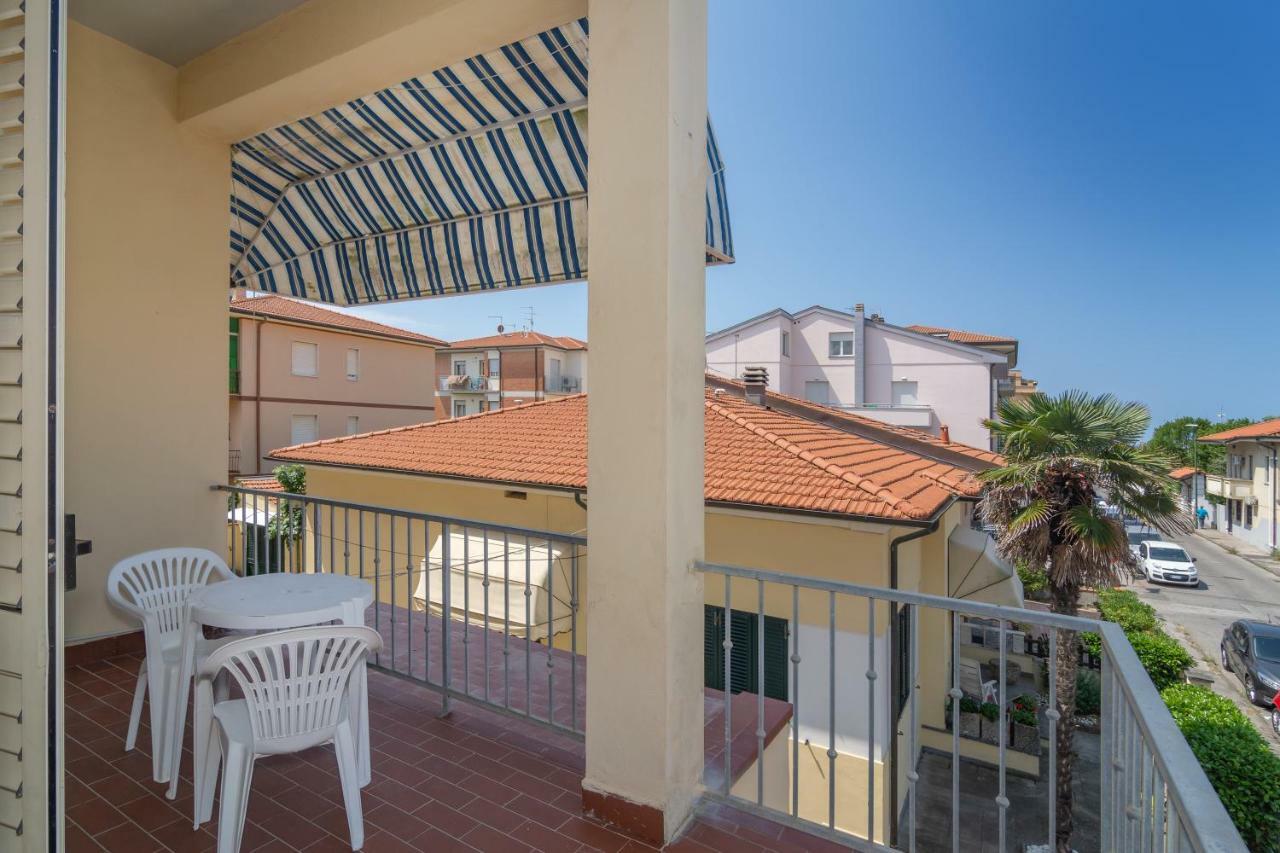 Hotel Perla Del Mare Lido di Camaiore Luaran gambar